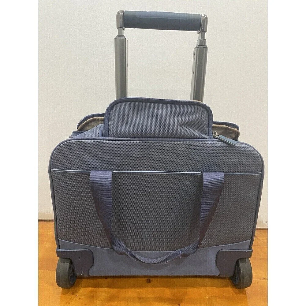 Victorinox Traveler Black 15” Wheeled Luggage Carry On Bag Black Nylon Canvas
